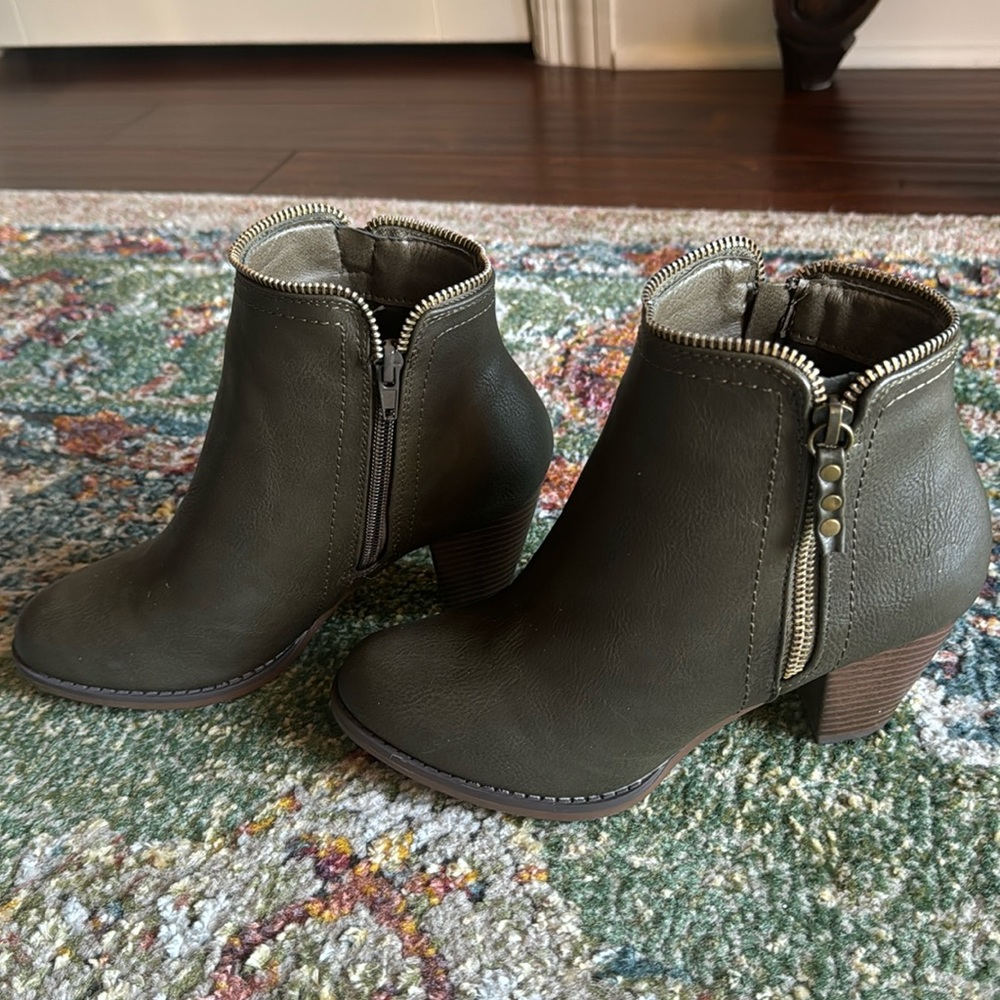 SHOE DAZZLE  BOBBIE BOOTS IN SZ 7…OLIVE GREEN IN COLOR…NEW…3” HEEL…SO CUTE!!!